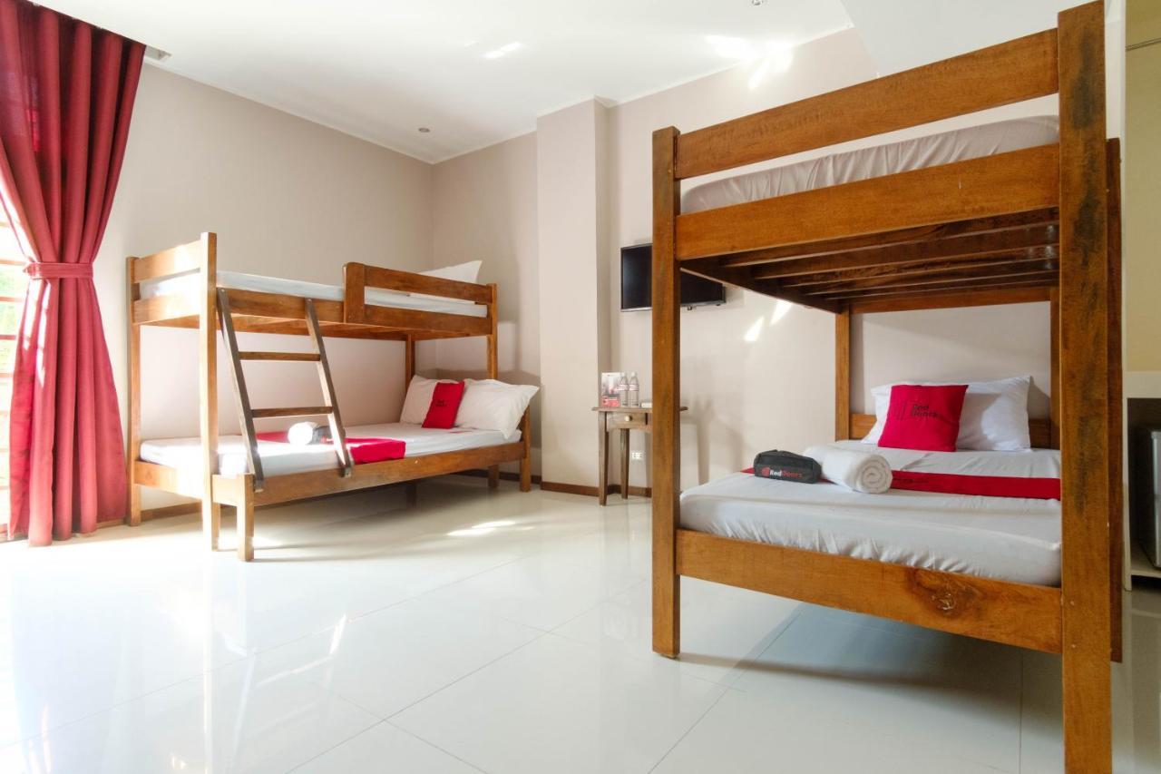 Reddoorz Plus @ West Nautical Road Puerto Galera Exterior foto